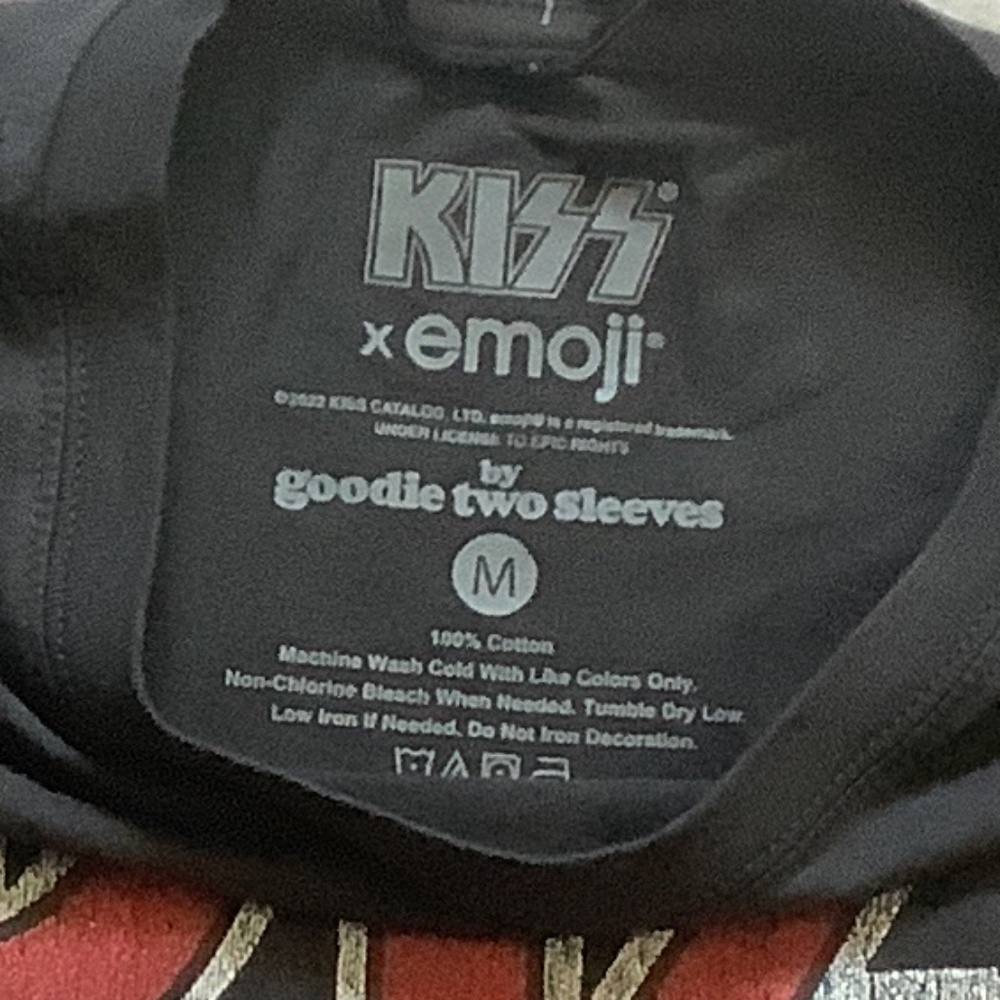 Kiss NWT Graphic T Shirt - Picture 5 of 5